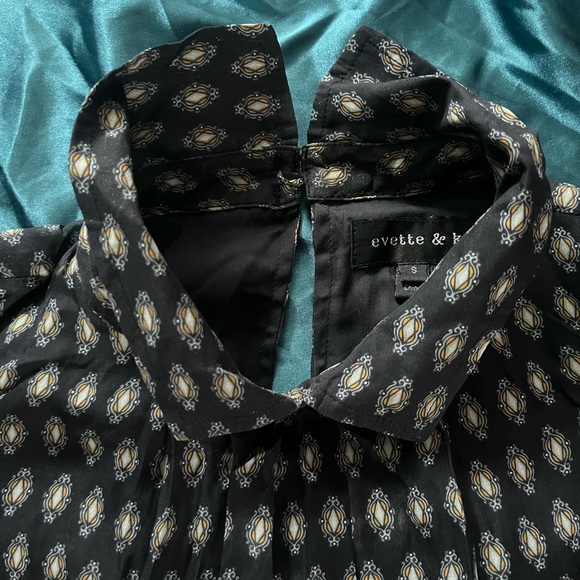 Evette & K Collared Dress with Pockets - Picture 2 of 3